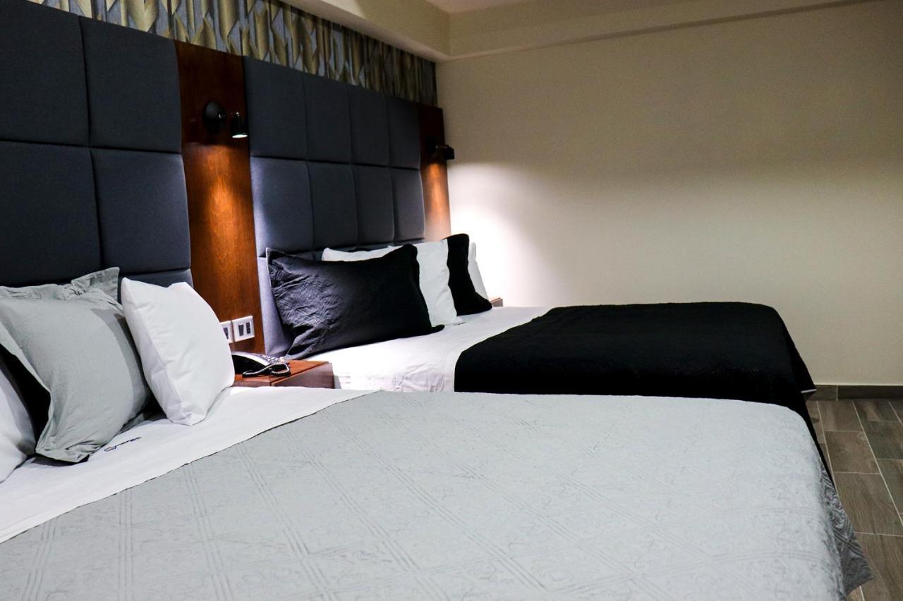 Hotel Mision 11