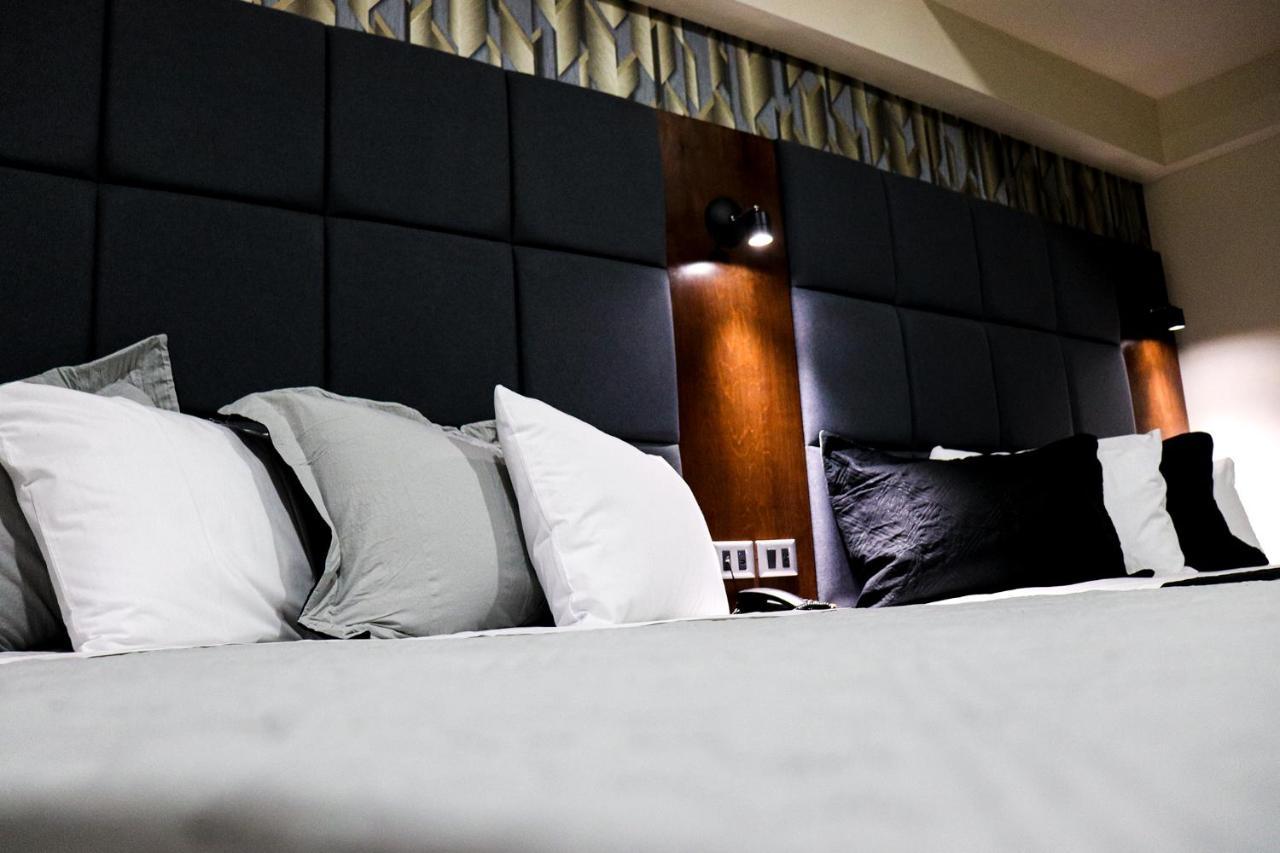 Mision 11 Hotel